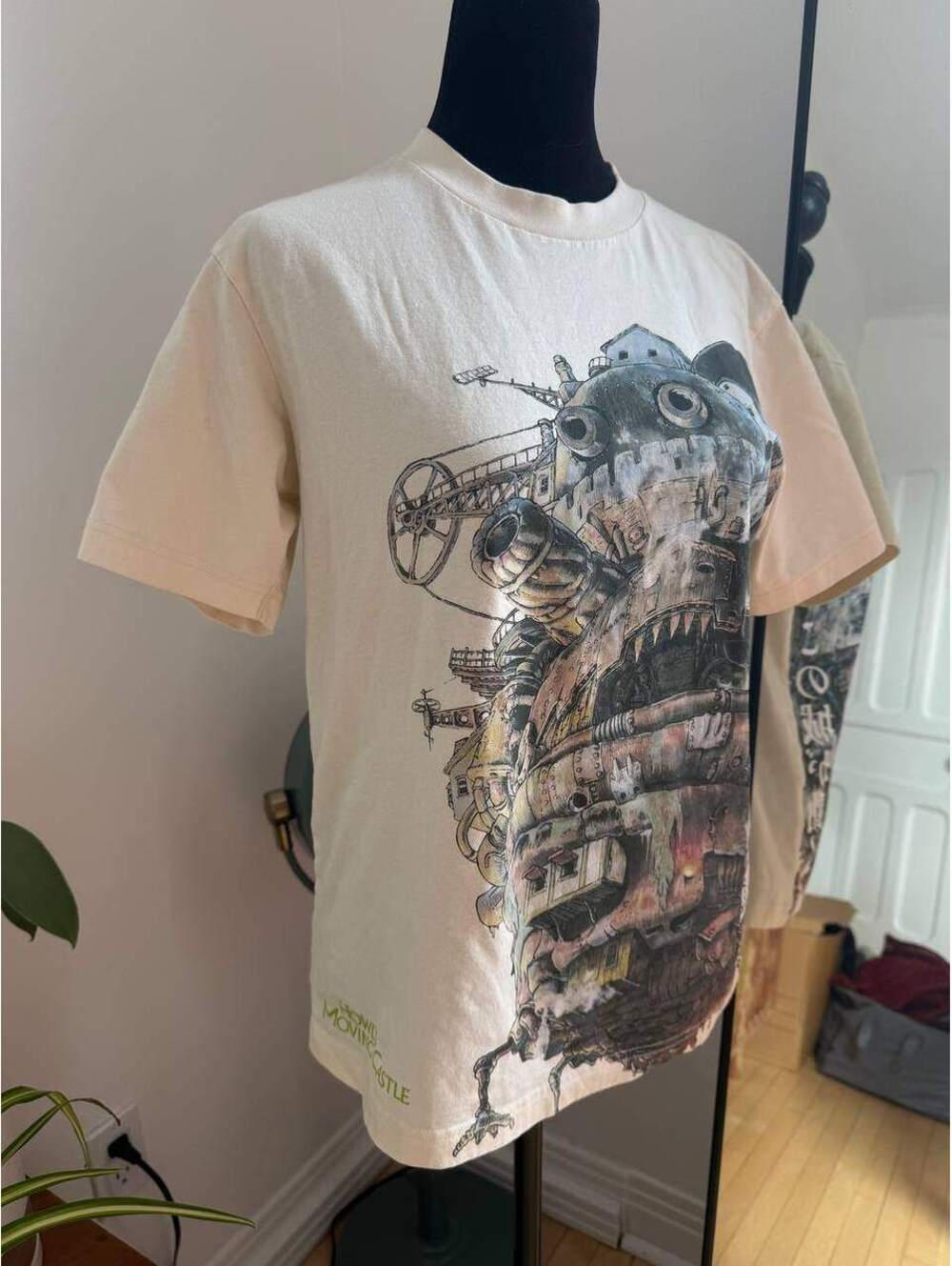 Uniqlo UT Studio Ghibli Howl's Moving Castle T-Shirt Anime Manga, in Cream, XS